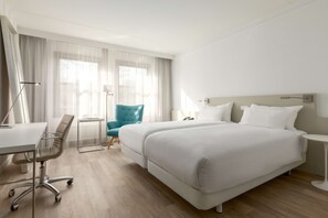 Minibar, in-room safe, desk, soundproofing - NH Bussum Jan Tabak (Bussum)