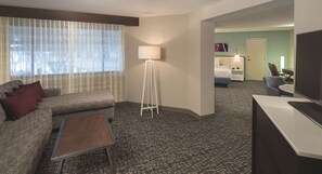 King, Junior Suite, 1 King Bed, Non Smoking | Living area | TV, pay movies - DoubleTree by Hilton Hotel Austin Northwest Arboretum (Austin)