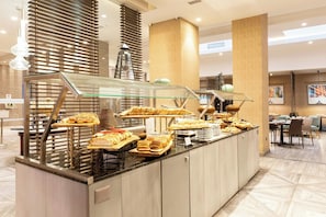 Breakfast, lunch, dinner served; international cuisine