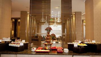 Morgenmadsbuffet hver dag (15 USD pr. person)