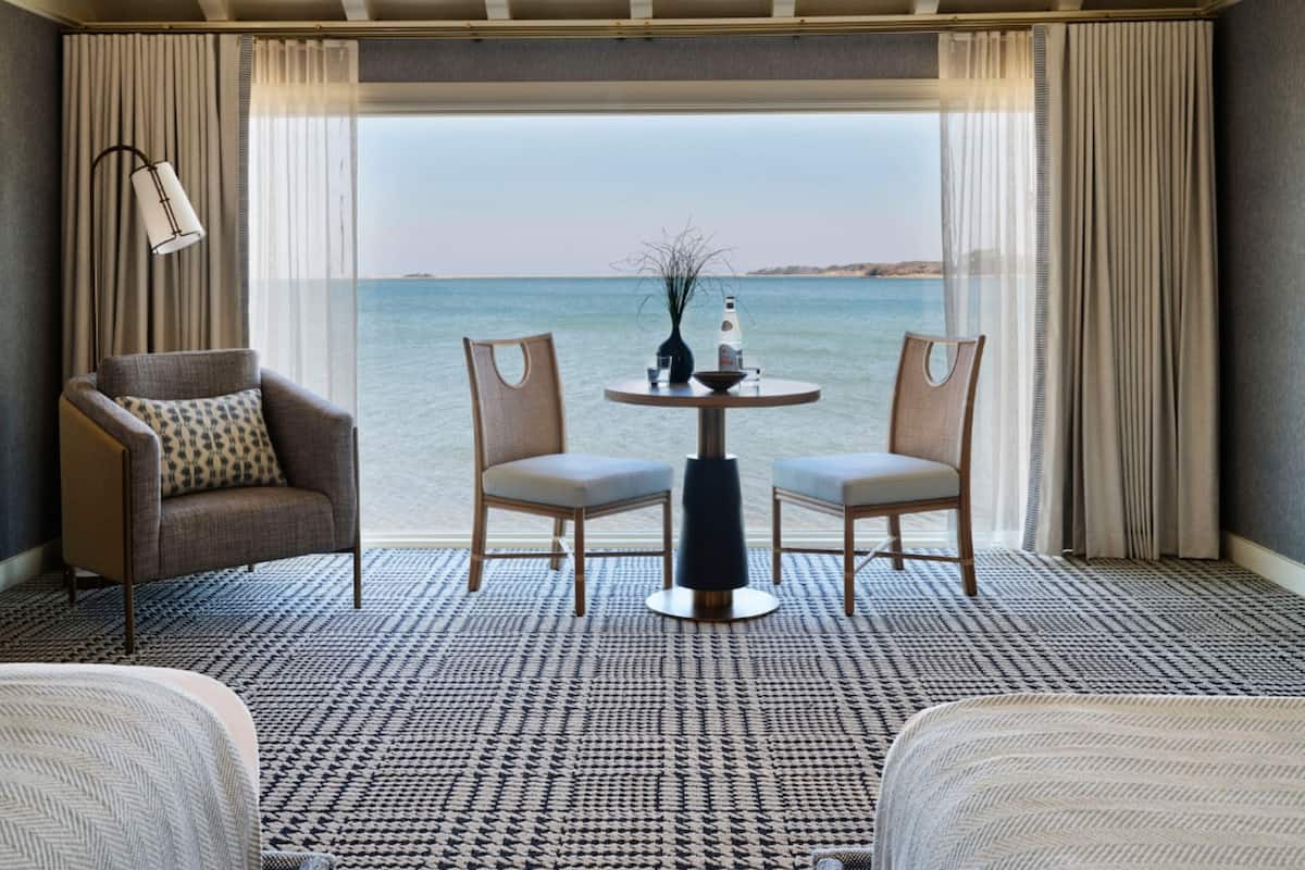 premier waterview 2 queens | frette italian sheets, premium bedding, down duvets, minibar