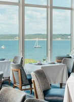 6 restaurantes; se sirve desayuno, almuerzo y cena