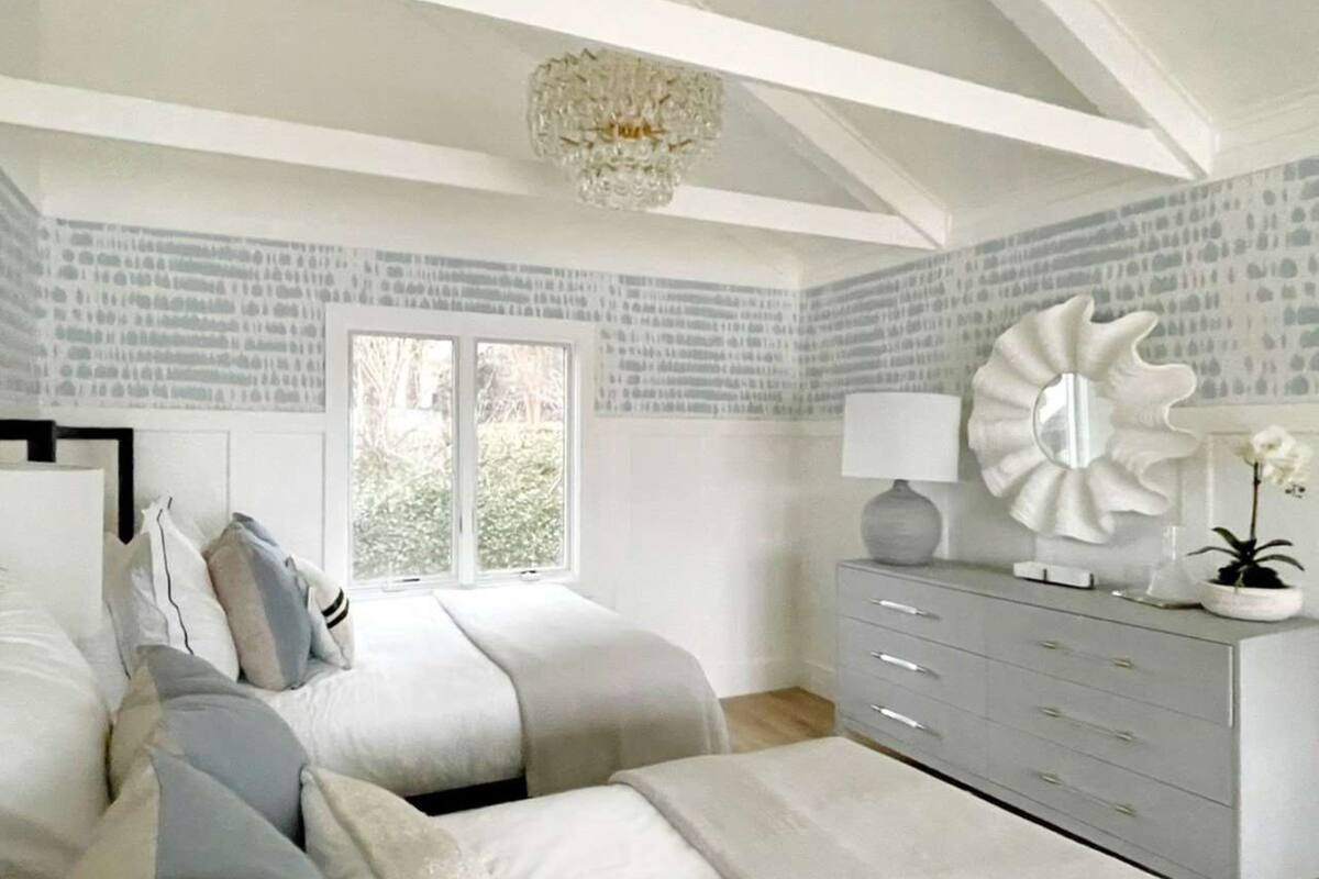 Hydrangea Water View Two Queen | Frette Italian sheets, premium bedding, down duvets, minibar