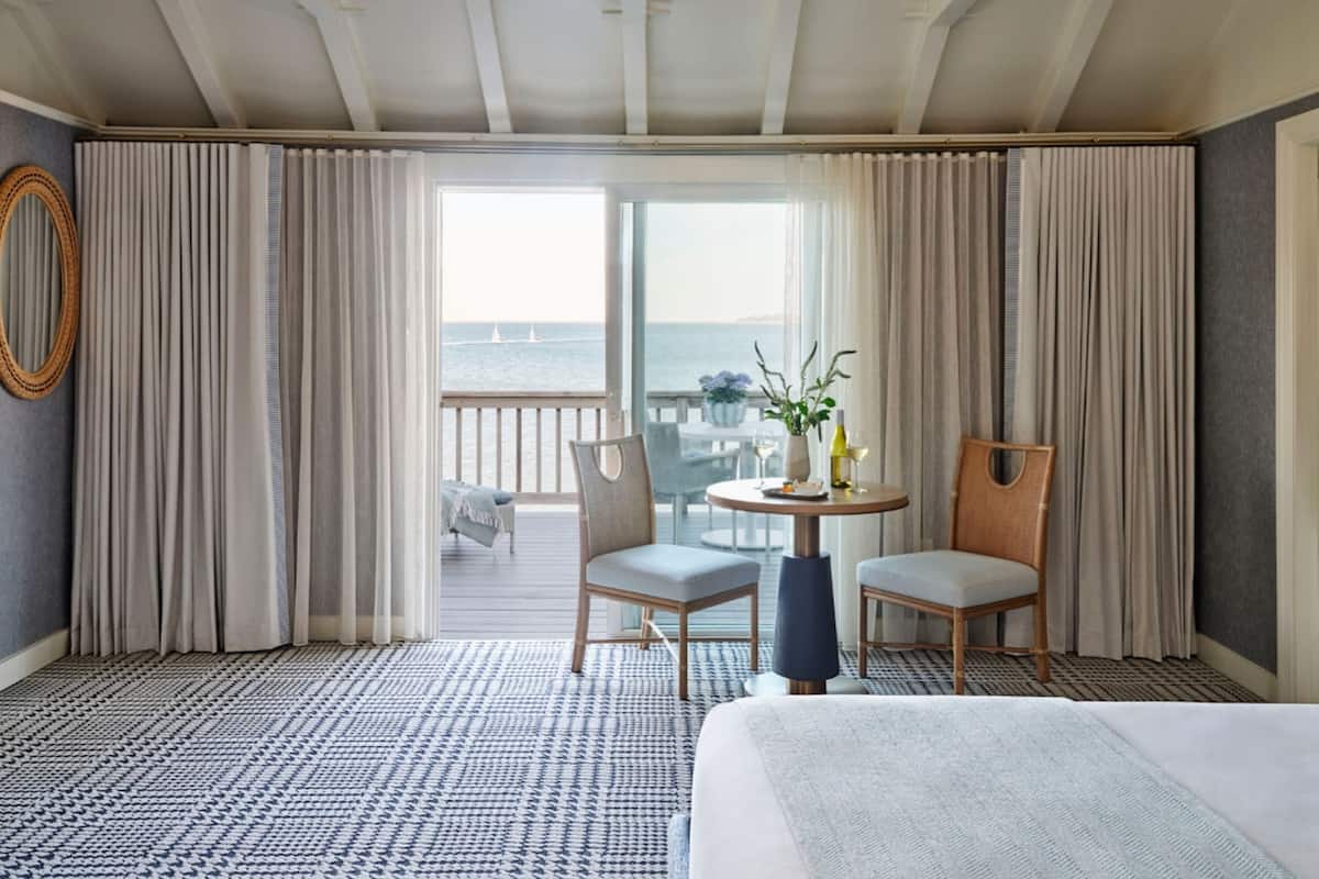 premier waterview king | frette italian sheets, premium bedding, down duvets, minibar