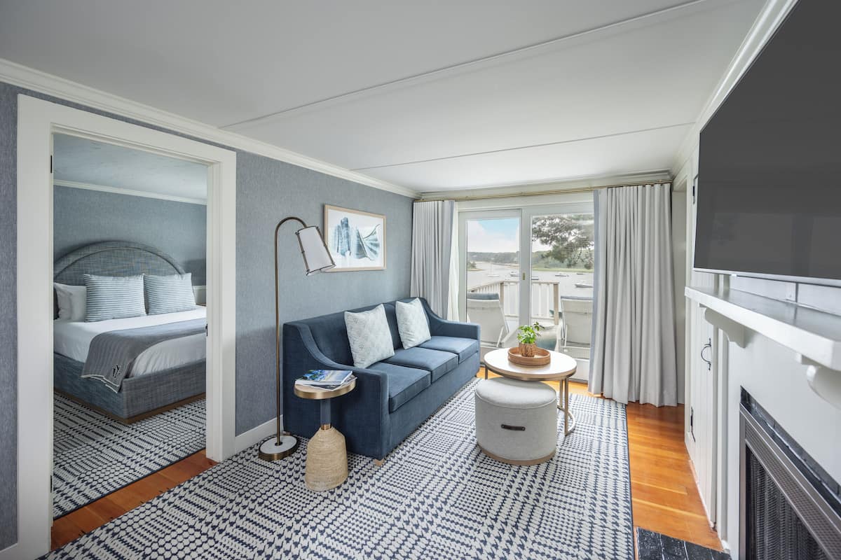 Water View 1 Queen Suites | イタリアのフレッテ製シーツ、高級寝具、羽毛の掛け布団、ミニバー