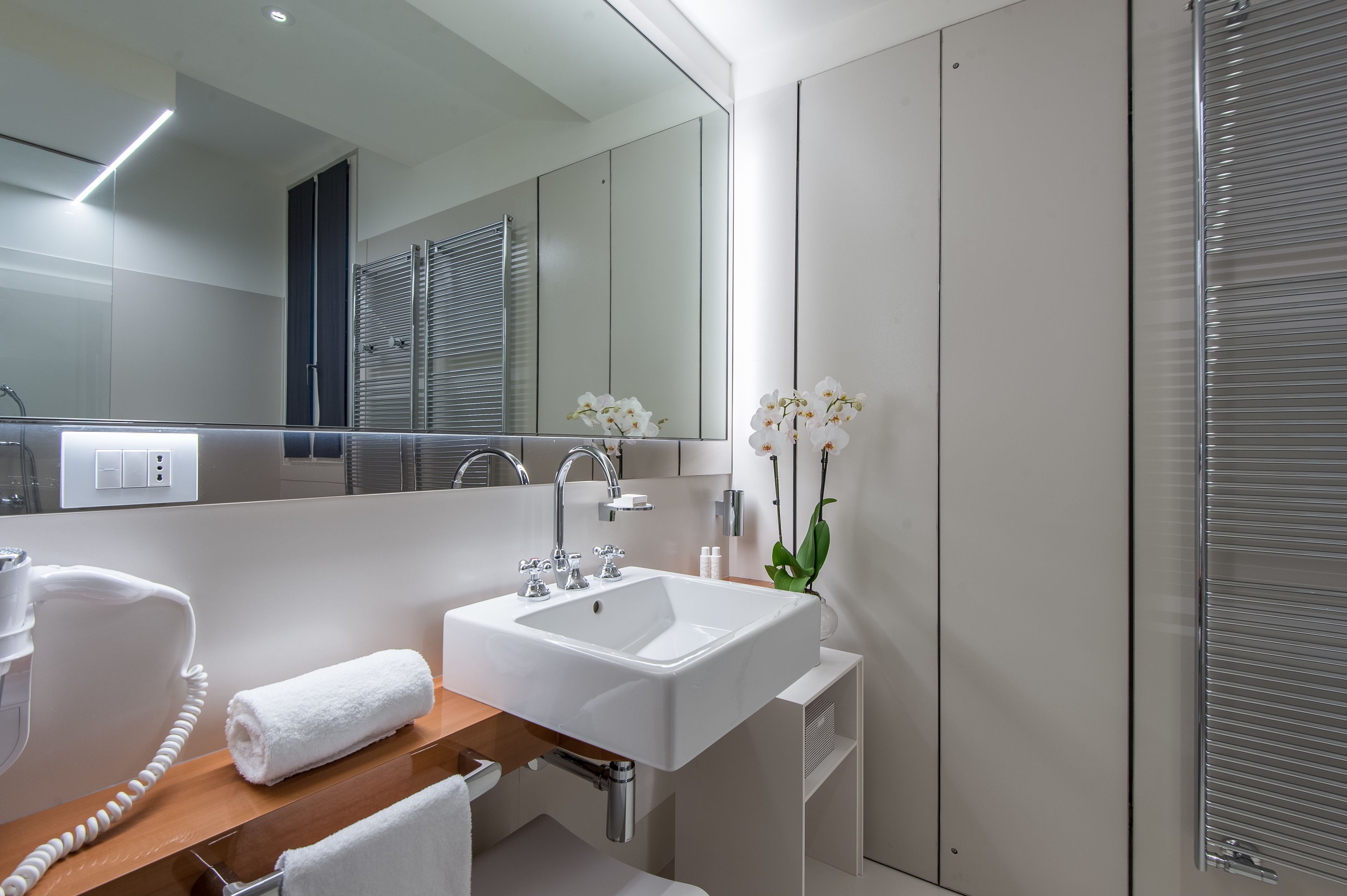 deluxe apartment, 1 bedroom, canal view (separate entrance with stair lift) | bathroom | eco-friendly toiletries, hair dryer, towels, soap