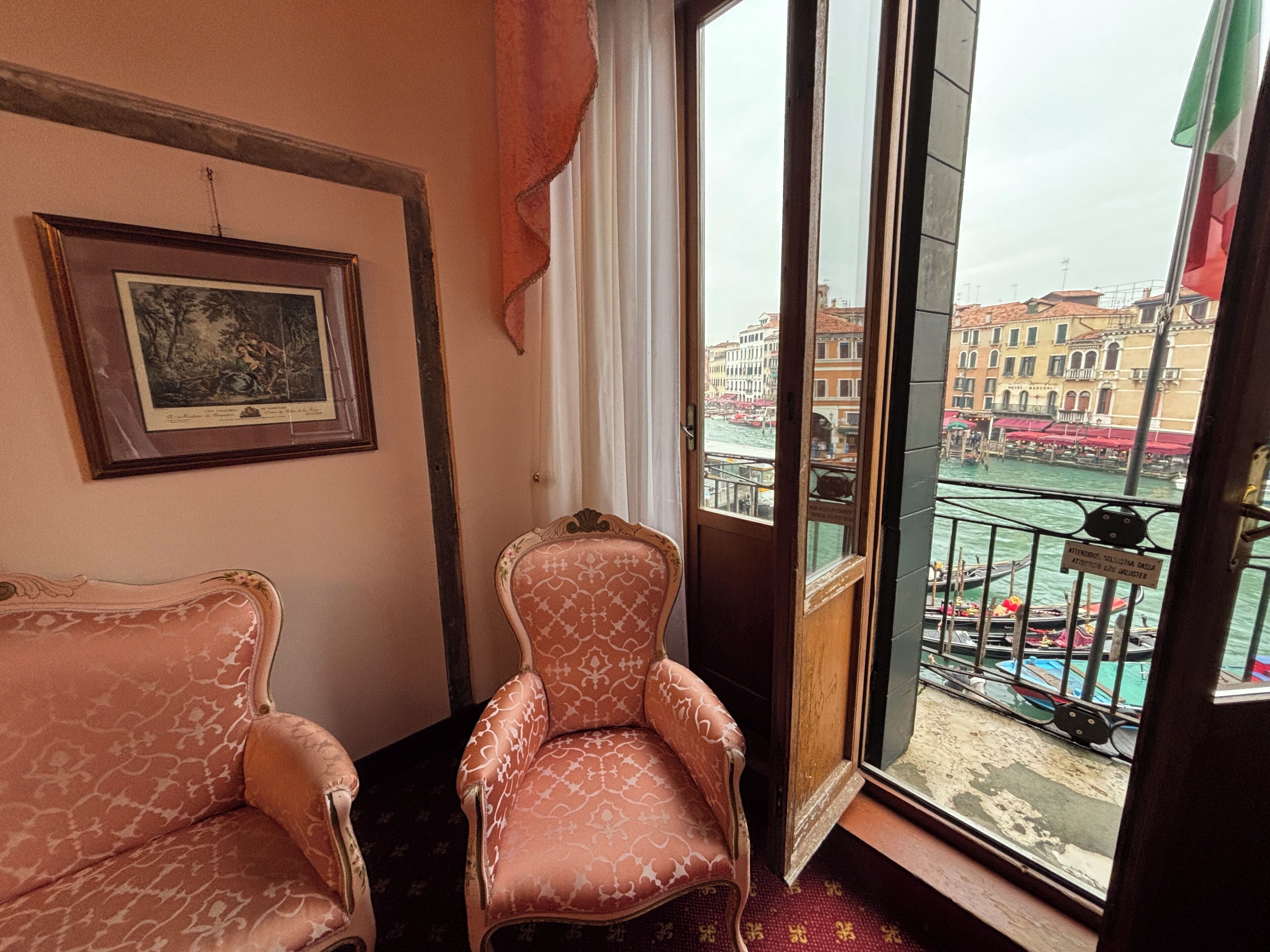 junior suite, balcony (honeymoon) | 1 bedroom, minibar, in-room safe, individually furnished