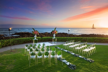 Outdoor wedding area at Sheraton Kauai Resort