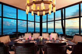 2 restaurants, breakfast, lunch, dinner served; international cuisine at Sheraton Kauai Resort