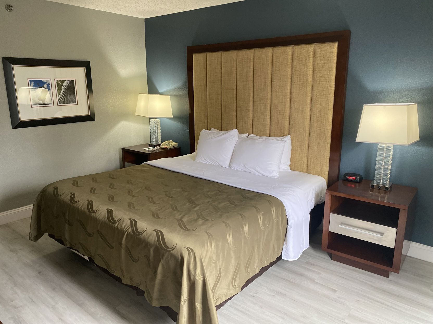 Desk, iron/ironing board, free WiFi, bed sheets