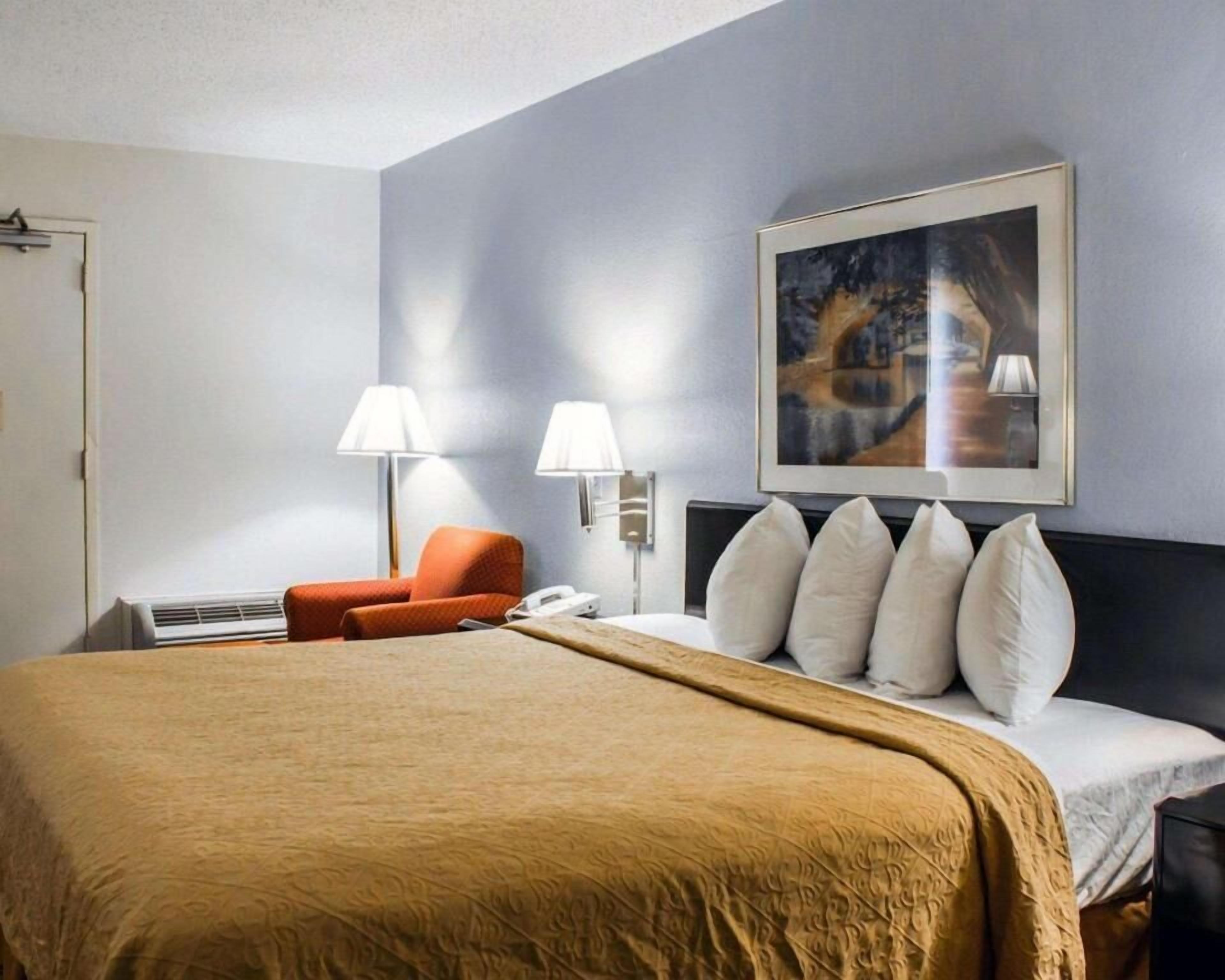 Desk, iron/ironing board, free WiFi, bed sheets