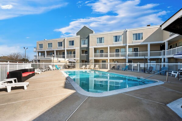 Seasonal outdoor pool