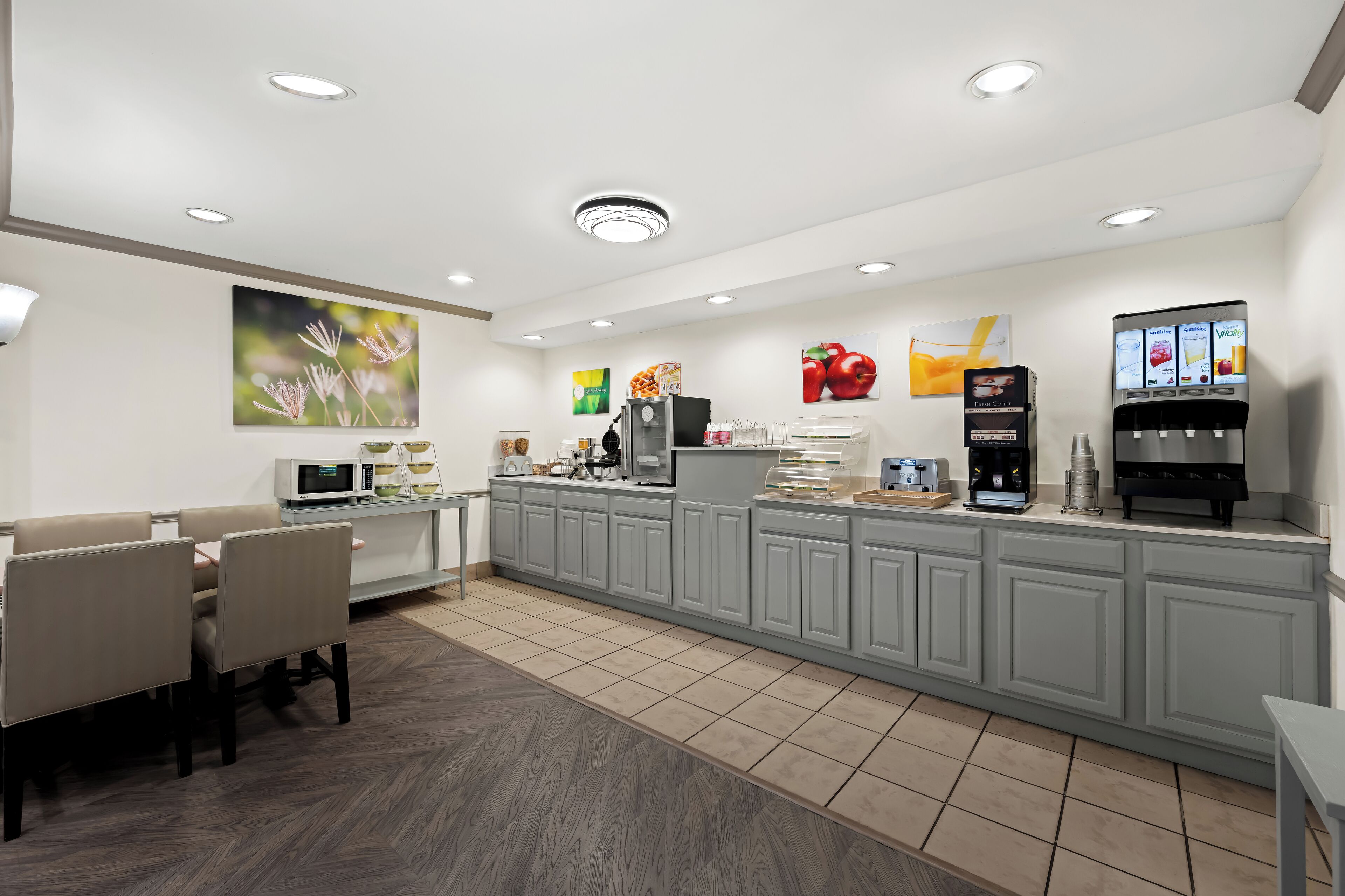 Free daily continental breakfast