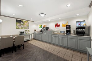 Free daily continental breakfast