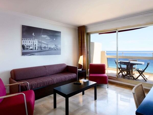 In-room safe, desk, soundproofing, iron/ironing board - Aparthotel Adagio Nice Promenade des Anglais (Nice)