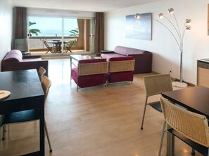 Apartment, 1 Bedroom, Sea View (6 people) | In-room safe, desk, soundproofing, iron/ironing board - Aparthotel Adagio Nice Promenade des Anglais (Nice)