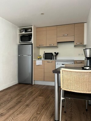 Studio, 1 Double Bed | Private kitchen | Fridge, microwave, stovetop, dishwasher