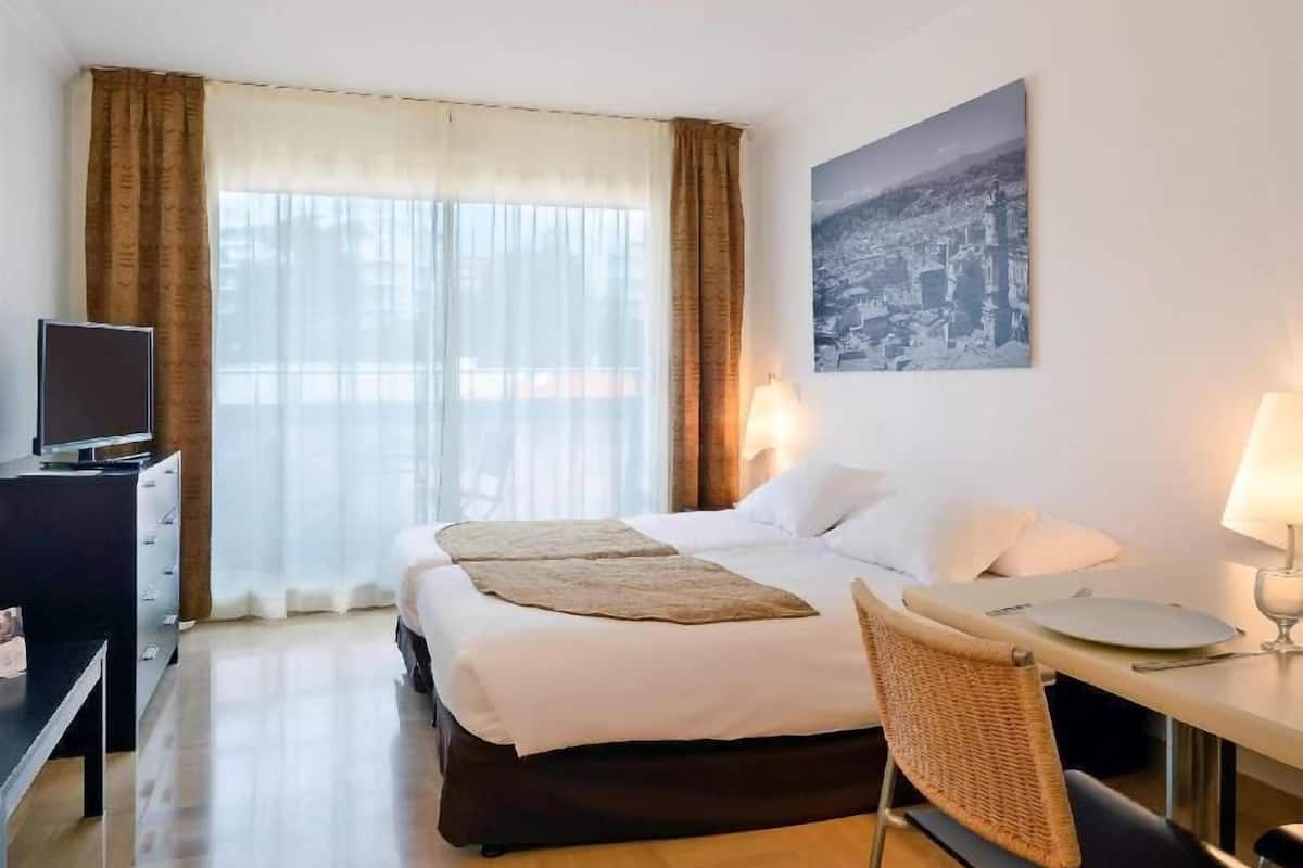 In-room safe, desk, soundproofing, iron/ironing board
