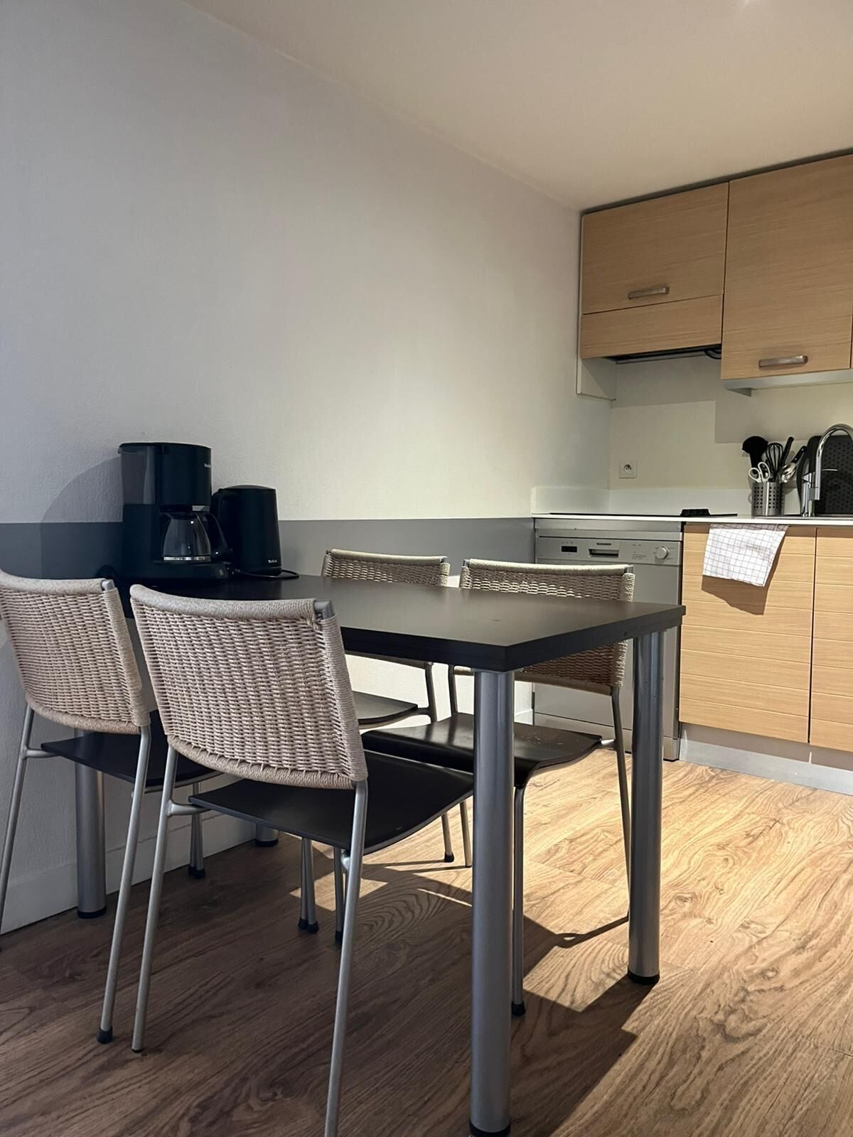 Apartment, 1 Bedroom | Private kitchen | Fridge, microwave, stovetop, dishwasher