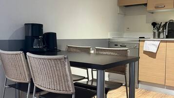 Apartment, 1 Bedroom | Private kitchen | Fridge, microwave, stovetop, dishwasher
