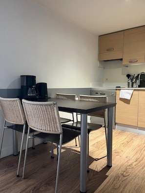 Apartment, 1 Bedroom | Private kitchen | Fridge, microwave, stovetop, dishwasher - Aparthotel Adagio Nice Promenade des Anglais (Nice)