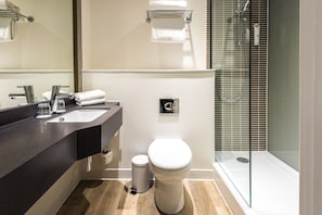 Combined shower/tub, eco-friendly toiletries, hair dryer, towels