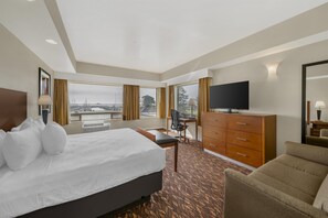 标准房, 1 张特大床, 无烟房 (with Partial Harbour View) | 客房内保险箱、特色装修、办公桌、笔记本电脑工作区