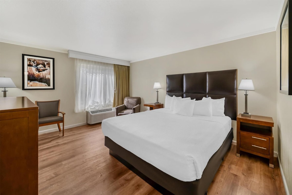 In-room safe, desk, laptop workspace, iron/ironing board