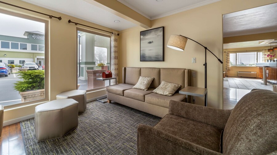 Best Western Plus Northwoods Inn