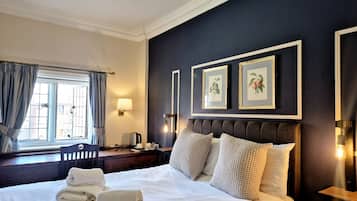 Standard Double Room | Dihias secara berasingan, meja, Wi-fi percuma, cadar katil