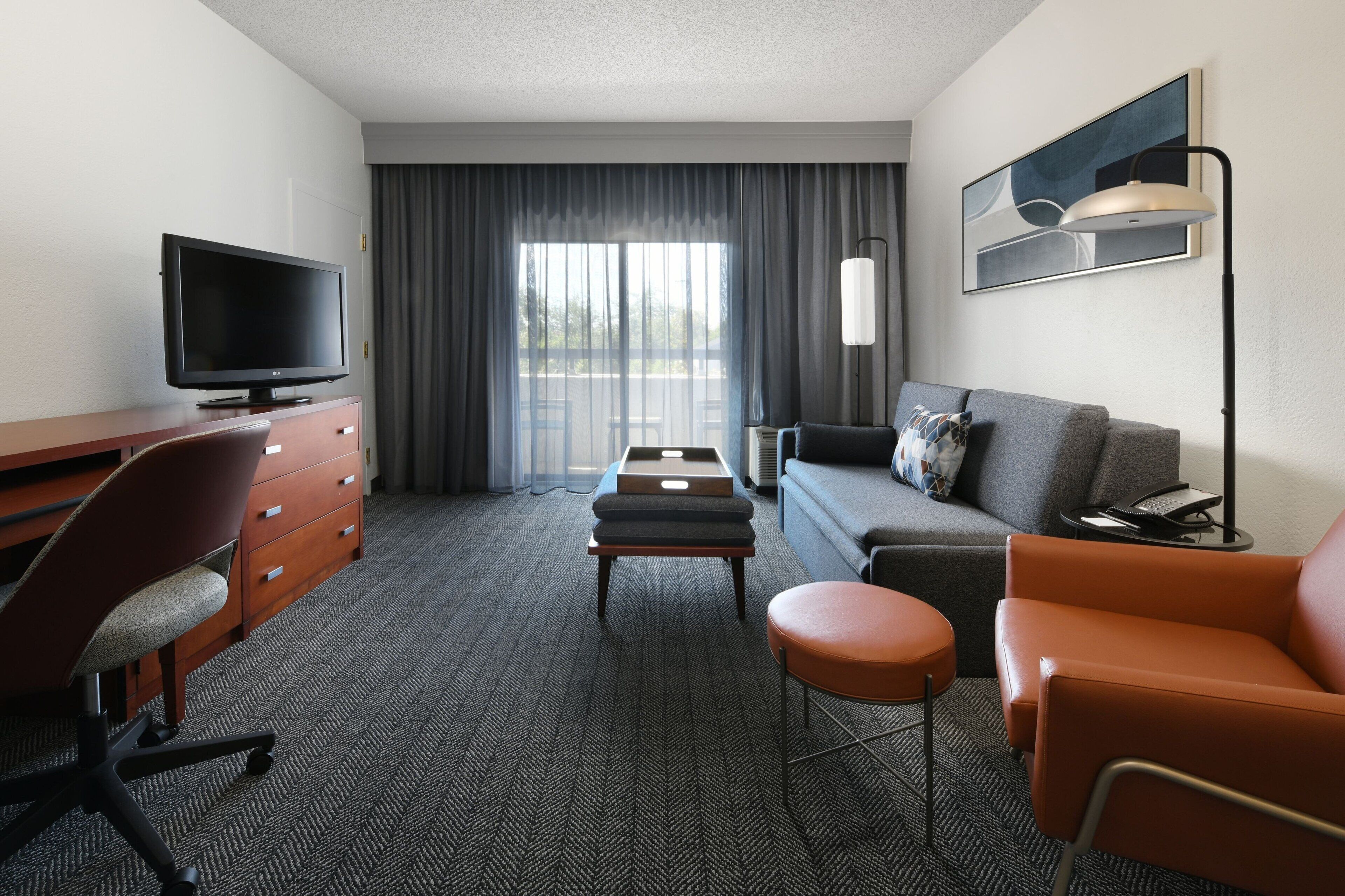 flat-screen tv, pay films