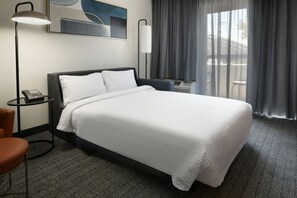 In-room safe, desk, iron/ironing board, free cribs/infant beds - Courtyard by Marriott Dallas Las Colinas (Irving)