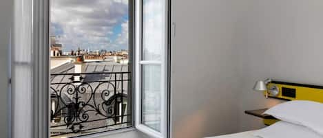 Paris Privilege | Desk, soundproofing, free WiFi, bed sheets