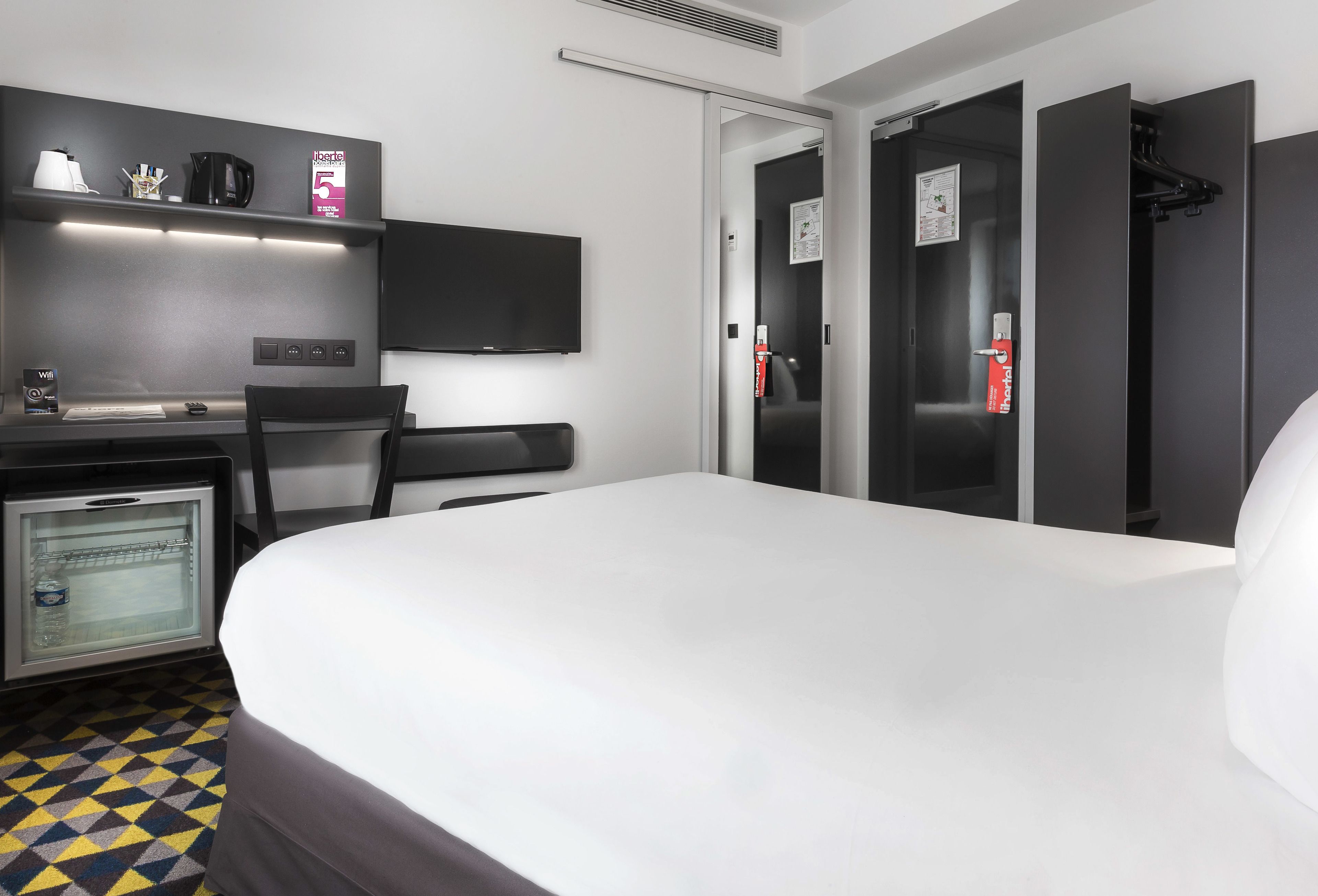 superior double room | desk, soundproofing, free wifi, bed sheets