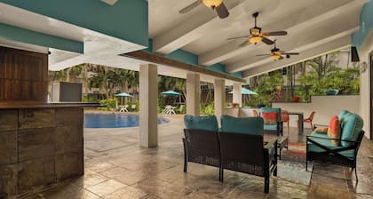 Airport Honolulu Hotel, Trademark Collection by Wyndham