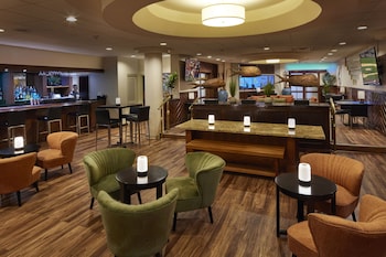 Lobby lounge at Airport Honolulu Hotel