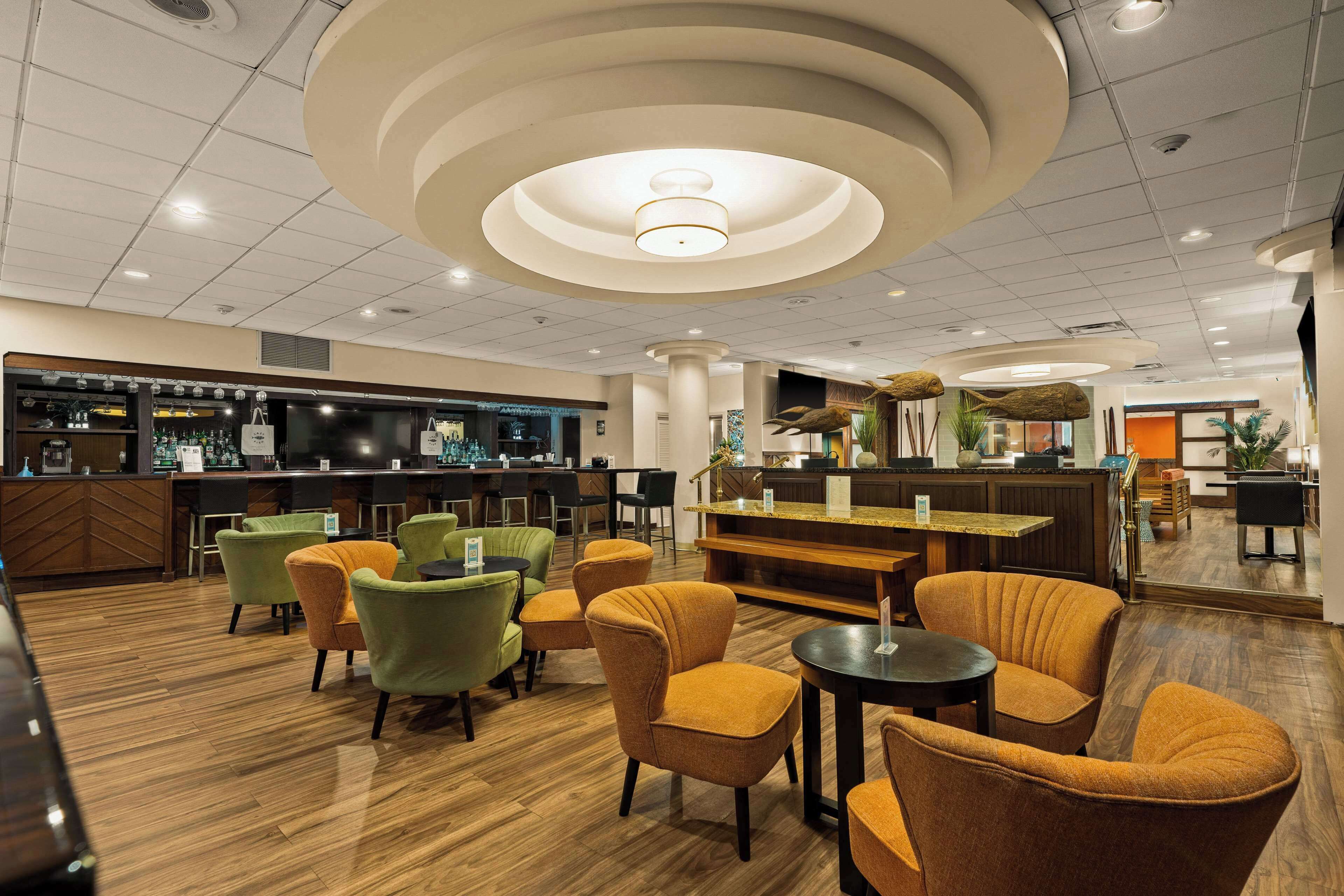 อาหารเช้าแบบคอนติเนนทัลทุกวัน (คิดค่าบริการ)