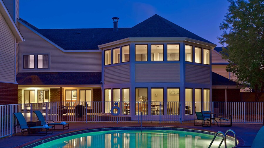 Sonesta Simply Suites Cleveland Airport