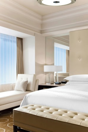 Club-Suite, 1 King-Bett | 1 Schlafzimmer, hochwertige Bettwaren, Daunenbettdecken, Minibar