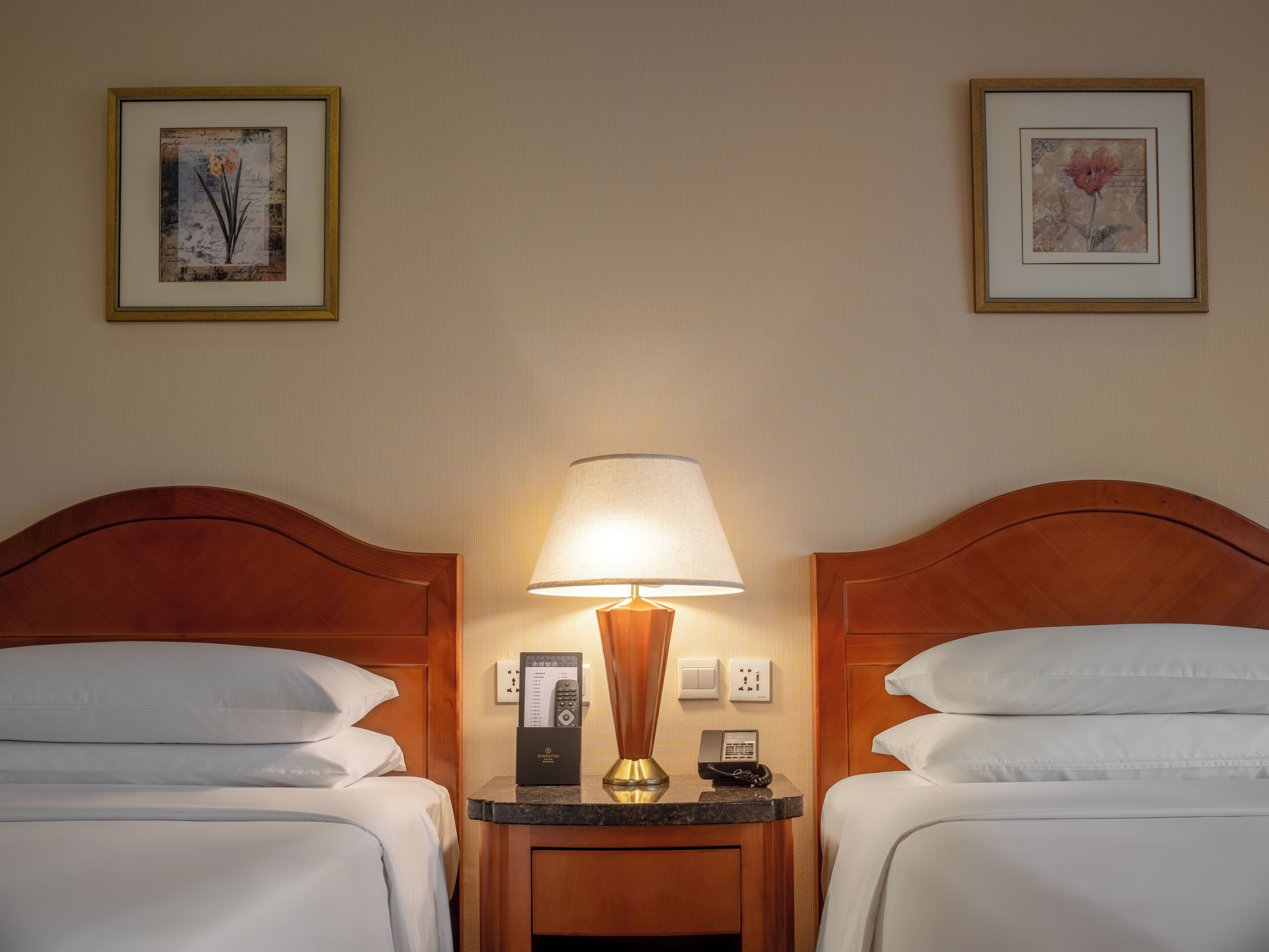 Premier Room, 2 Twin Beds | 1 bedroom, premium bedding, down comforters, minibar