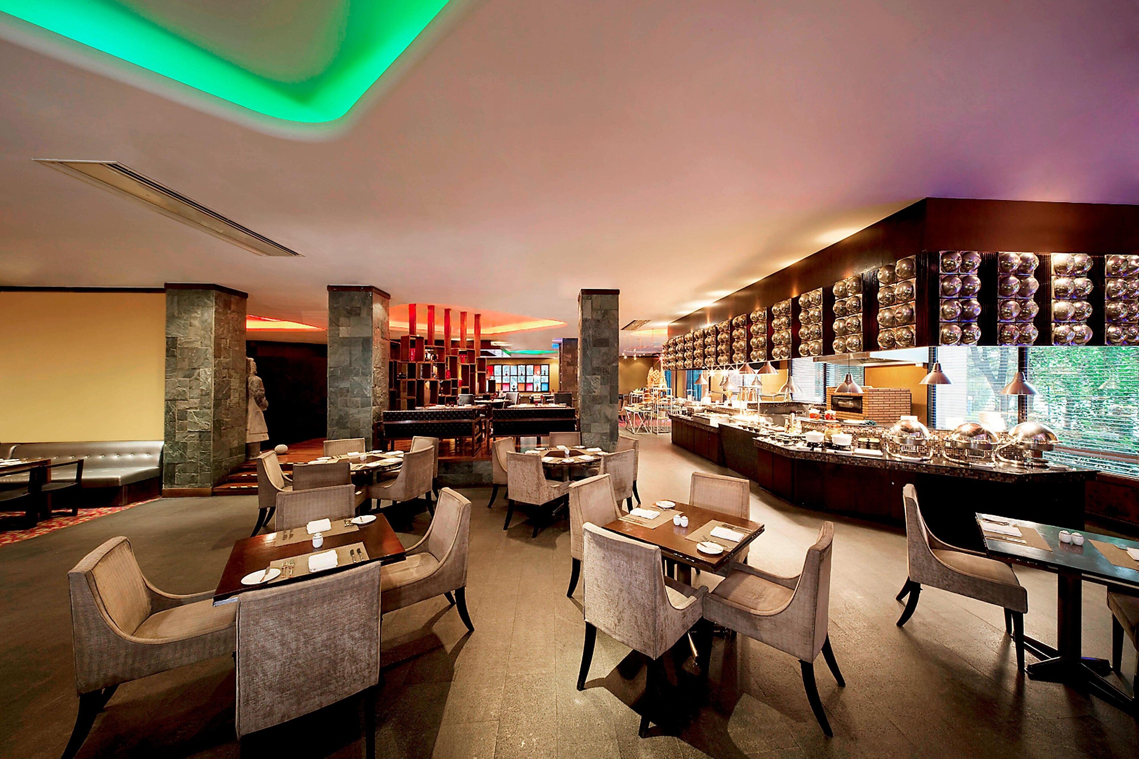 3 restaurants, lunch, dinner served; chinese cuisine