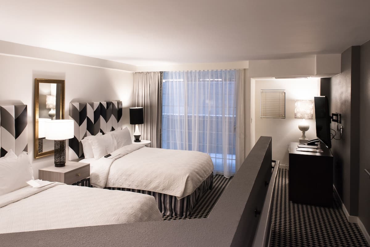Egyptian cotton sheets, premium bedding, down duvets, pillow-top beds