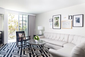 Signature Suite, 1 King Bed, Balcony (Top Floor) | Egyptian cotton sheets, premium bedding, down comforters, pillowtop beds