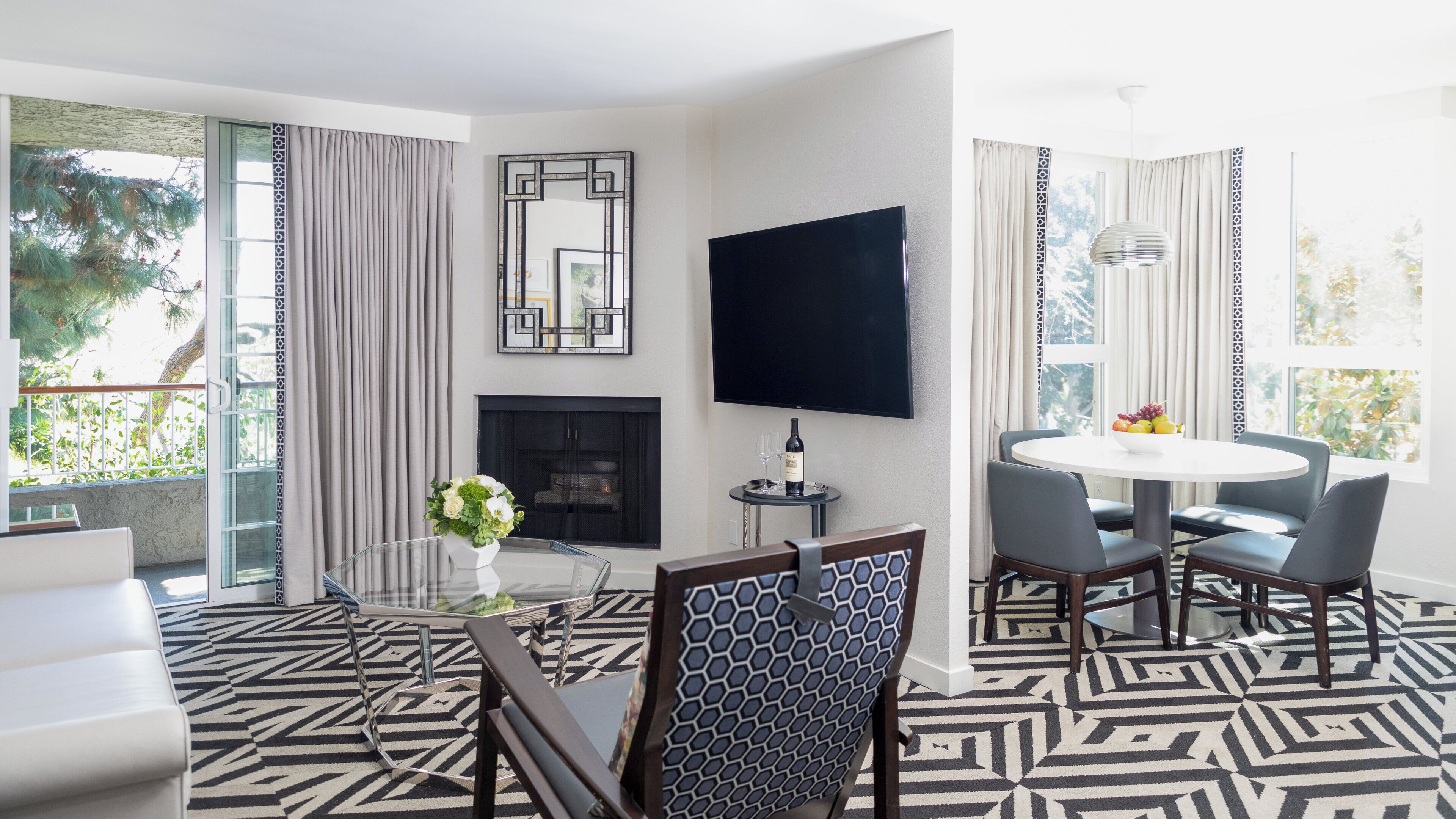 1 bedroom, egyptian cotton sheets, premium bedding, down duvets