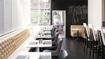 Tägliches nach Wunsch zubereitetes Frühstück gegen Gebühr