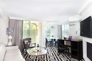 Egyptian cotton sheets, premium bedding, down comforters, pillowtop beds