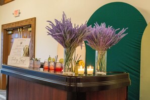 供應早餐、午餐和晚餐，高爾夫球場景觀