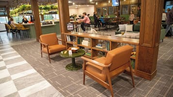 Dinner and brunch served, golf course views