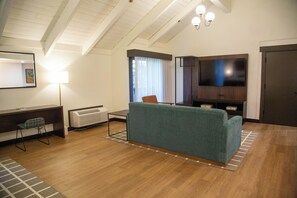 Individually furnished, desk, laptop workspace, blackout curtains