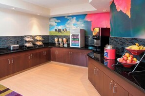 Free daily continental breakfast